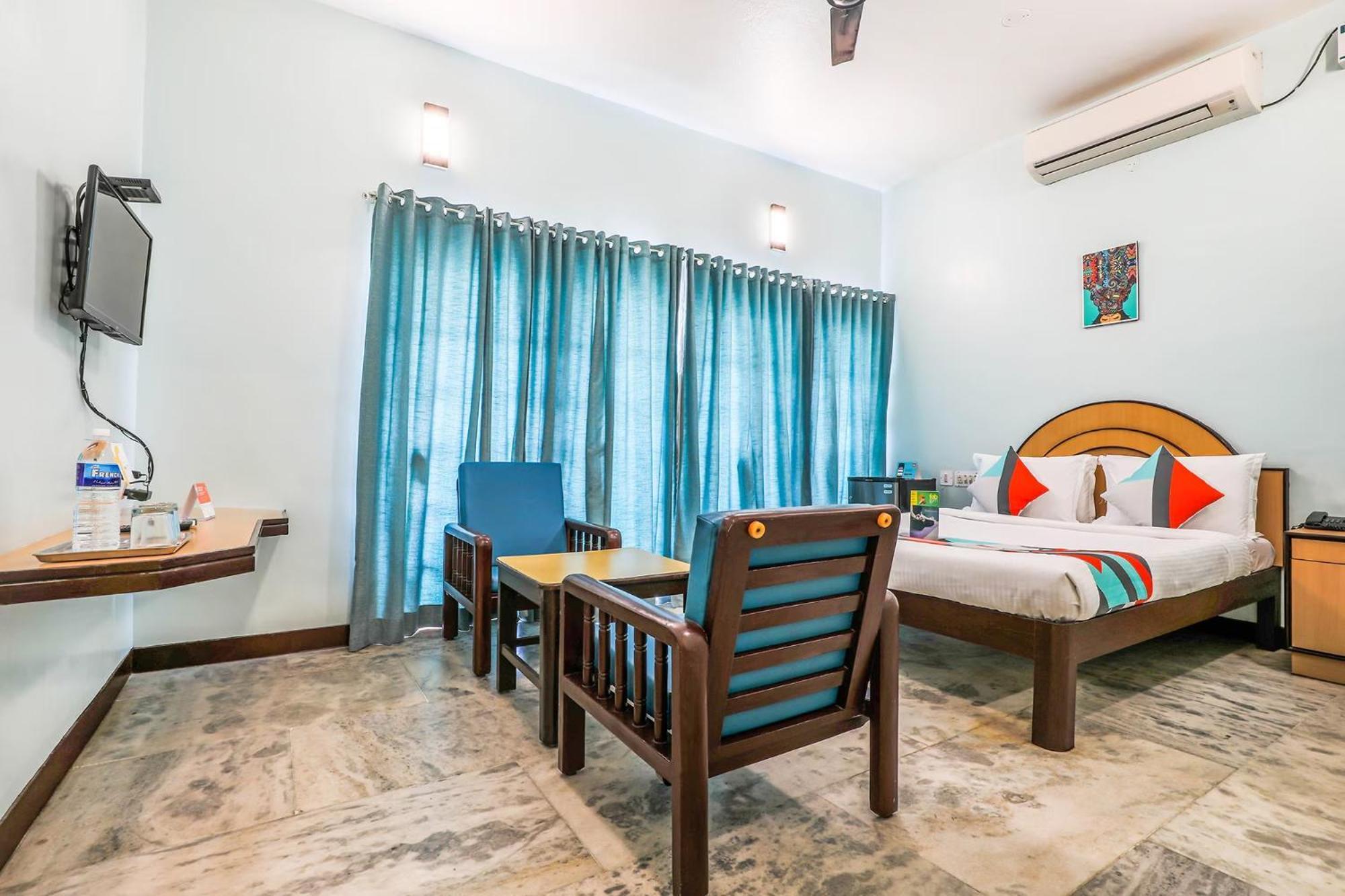 Fabexpress Santhi Inn - 500 Meters From Promenade Beach 퐁디셰리 외부 사진